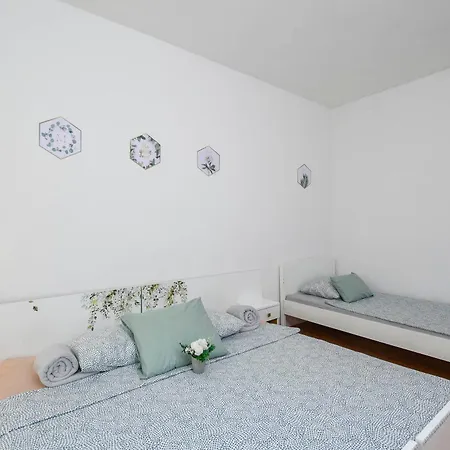 Senka Apartment *