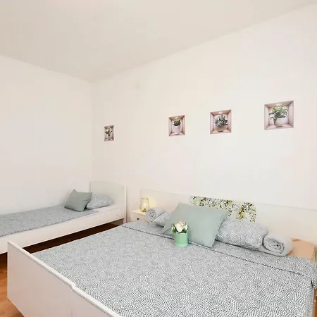 Apartment Senka Orebic